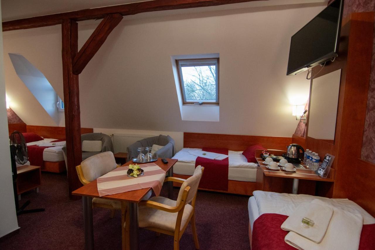 Hotel U Kaple Decin Exterior photo